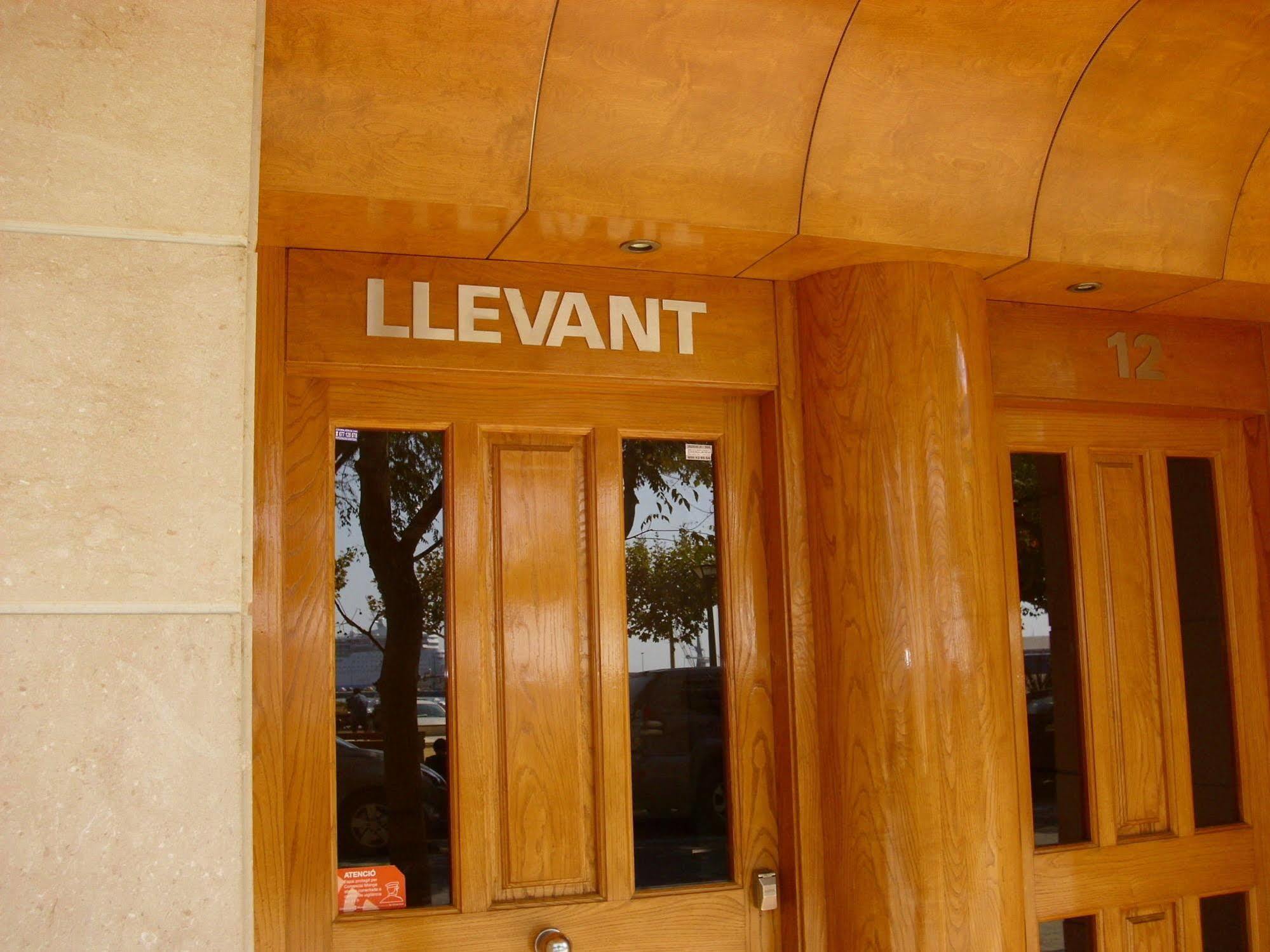 Edifici Llevant I Ponent Паламос Екстериор снимка
